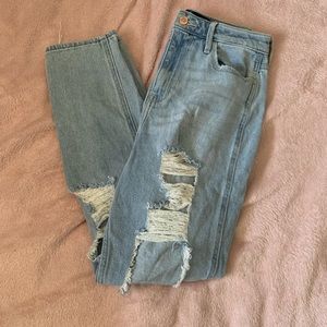 ultra high rise Mom Jeans.